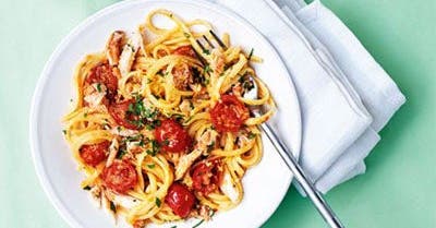 Crab, chilli and tomato linguine