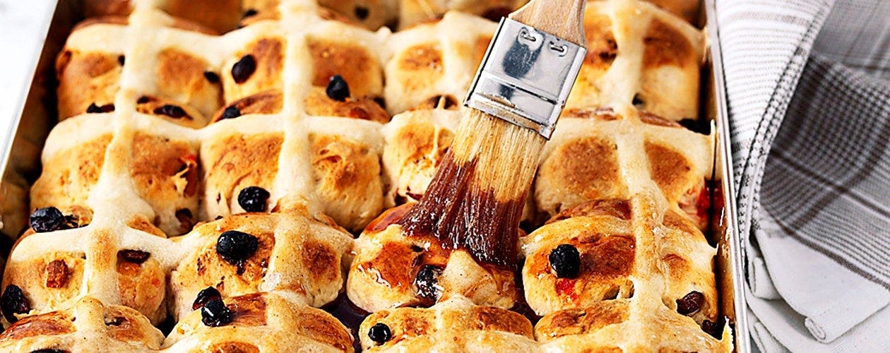 How to make hot cross buns
