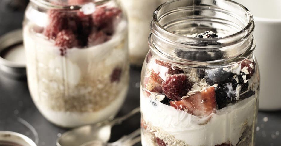 Overnight oats two ways