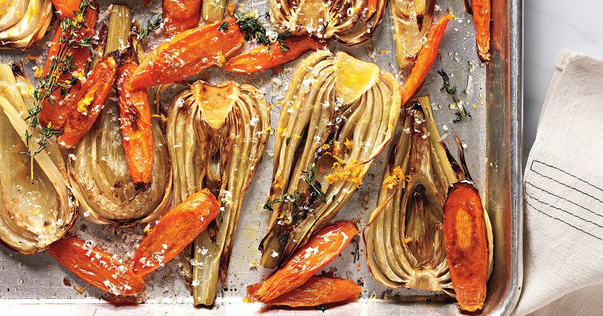 Roasted carrots and fennel: a colorful medley of caramelized vegetables, perfect for a healthy and flavorful meal.