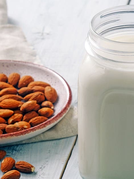 What You Need to Know About Almond Milk and Weight Loss