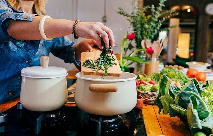 4 Sneaky Ways to Get Exercise While You Cook