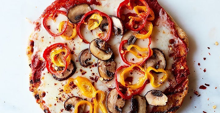 Grilled mushroom and pepper cheese pizzas