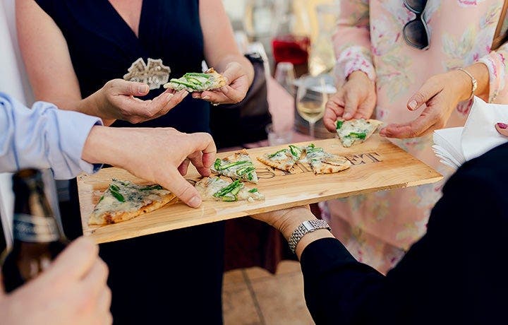 How to Create a Wedding Menu