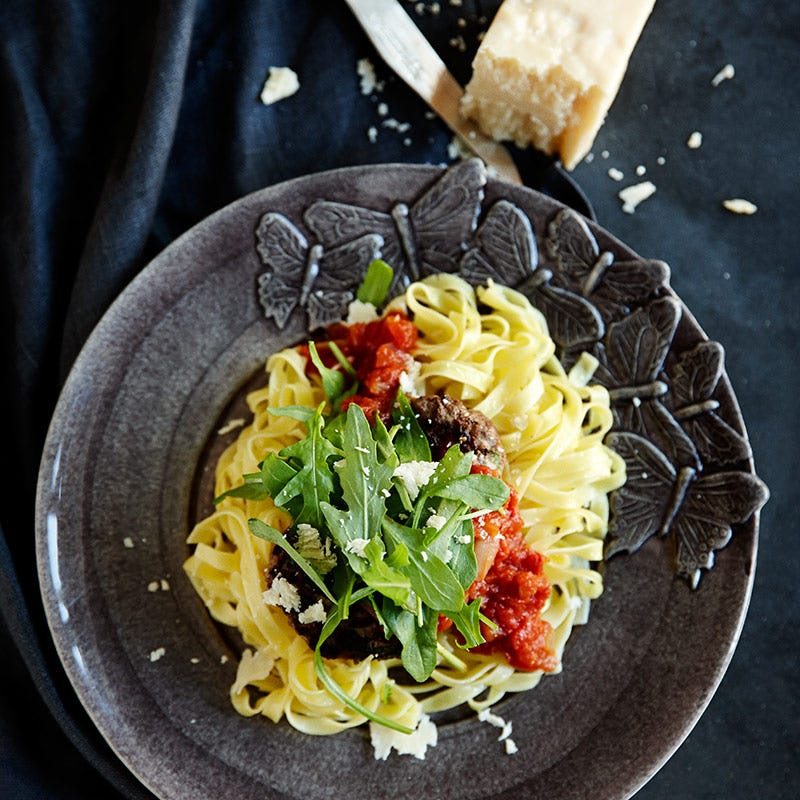 Foto av Kapris- och dijonbiffar med pasta och tomatsås från WW ViktVäktarna