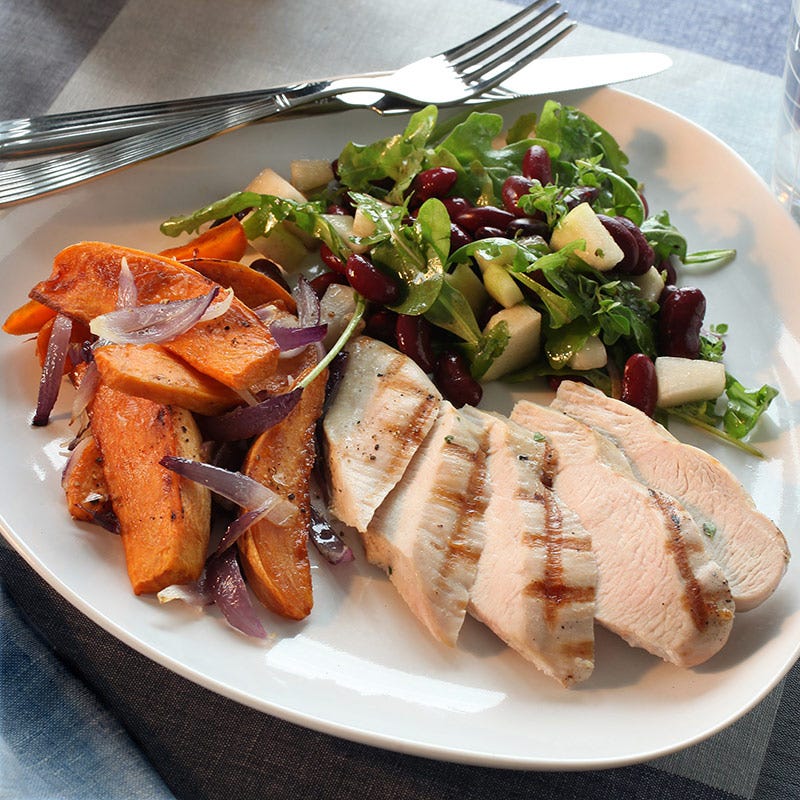 Foto av Kycklingfilé med sötpotatis och bönsallad från WW ViktVäktarna