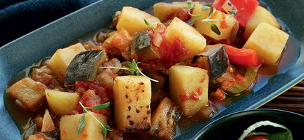Vegetarisk gryta med potatis
