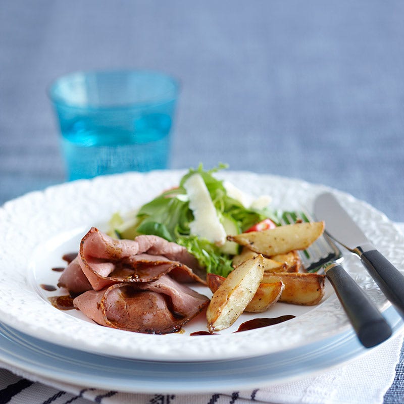 Foto av Rostbiff med het balsamicosås och klyftpotatis från WW ViktVäktarna