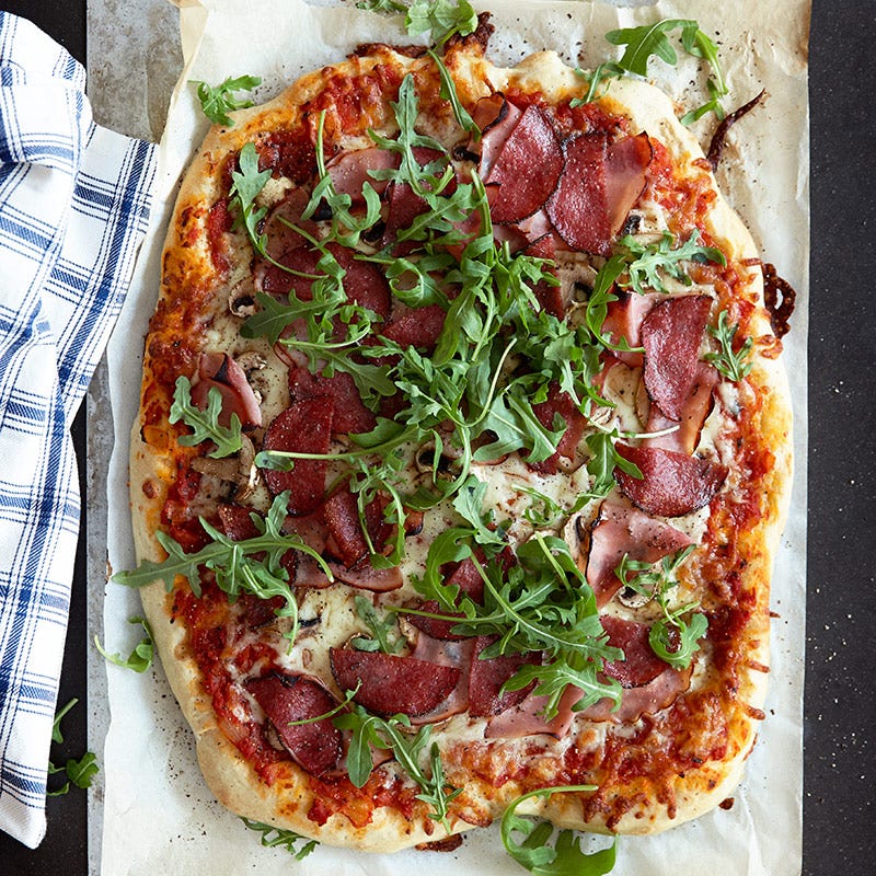 Foto av Pizza med rucola, skinka och salami från WW ViktVäktarna