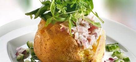Bakad potatis med skinkfyllning