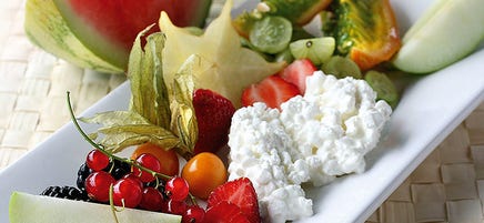 Frukt och cottage cheese