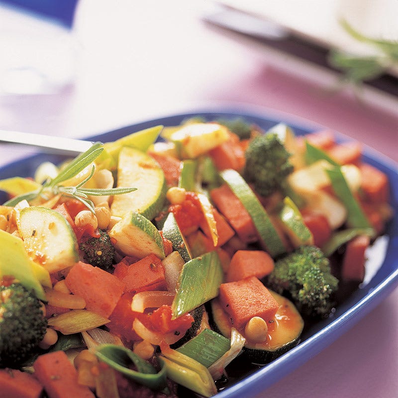 Foto av Falukorv i gryta med kikärter och tomat från WW ViktVäktarna