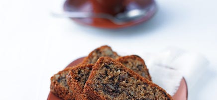 Mjuk kaka med choklad och nötter