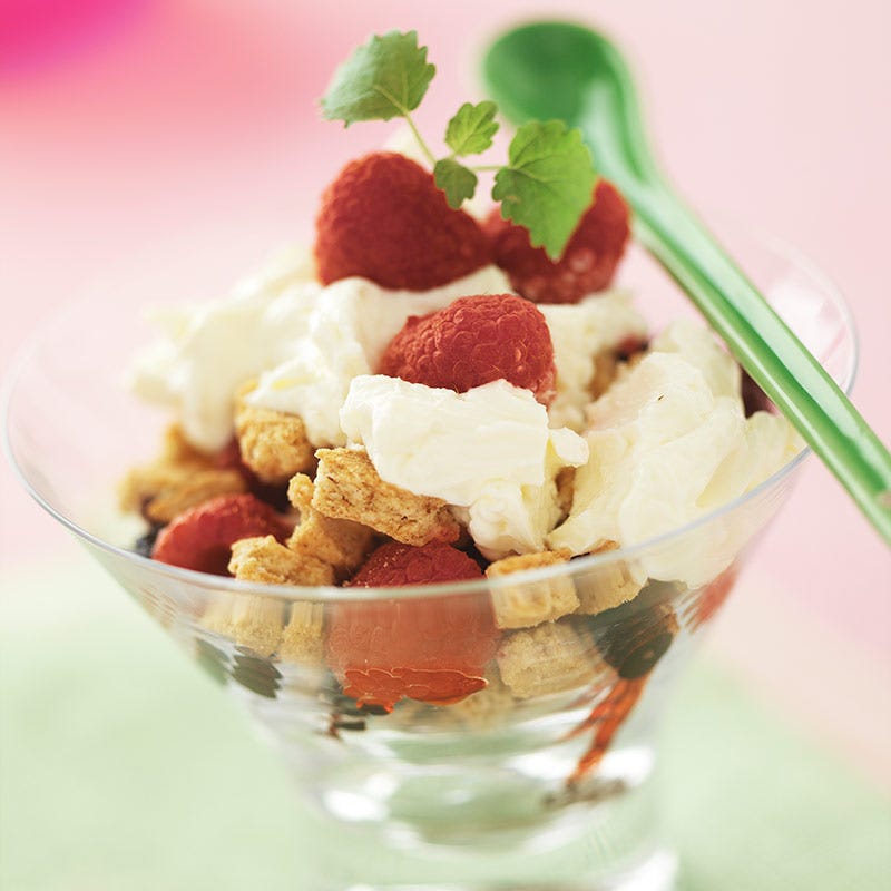 Foto av Cheesecake i glas med hallon och blåbär från WW ViktVäktarna