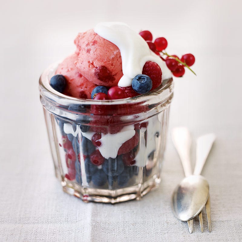 Foto av Yoghurtsorbet och bär från WW ViktVäktarna