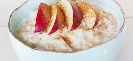 Havregrynsgröt med äpple