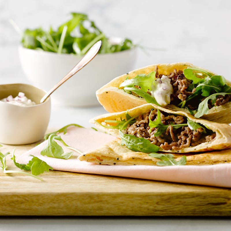 Foto van Naanbroodje met tartaar en rode uiendip door WW