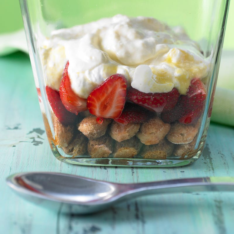 Foto van Tiramisu met aardbeien en mango door WW
