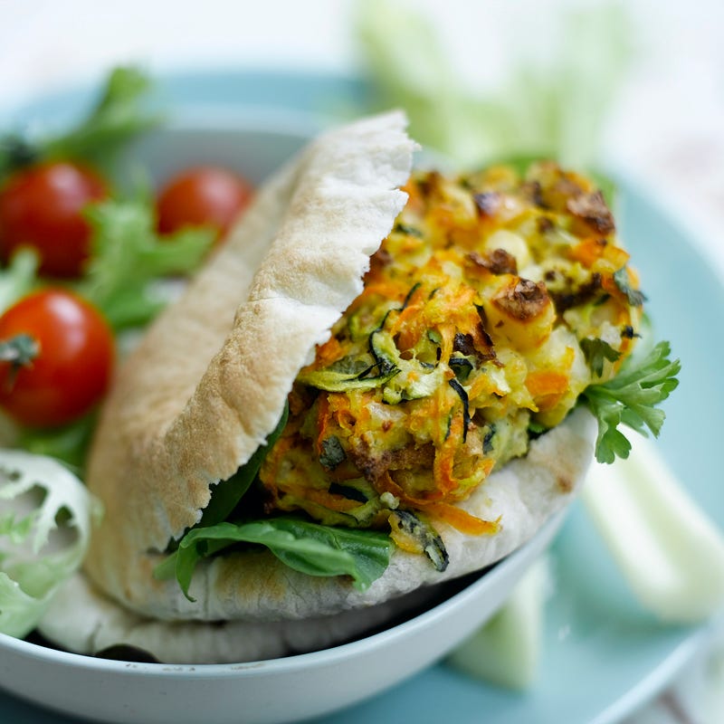 Foto van Vegetarische halloumiburgers in pita's door WW