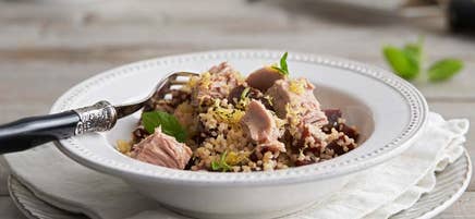 Bulgur med tonfisk, rödbetor och mynta
