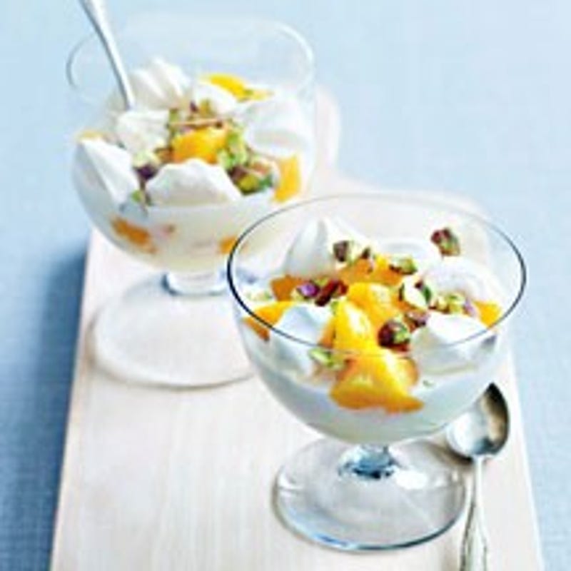 Foto van Vanilleijs met perzik en pistachenoten door WW