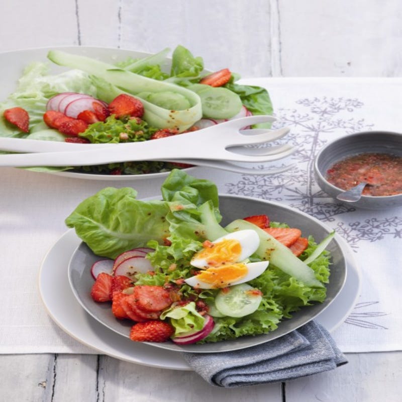 Foto van Voorjaarssalade met aardbeiendressing door WW