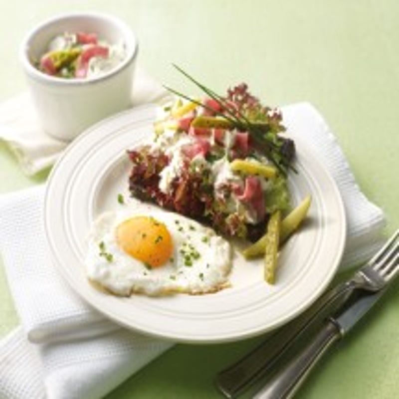 Foto van Boterhammen met vleessalade en spiegelei door WW