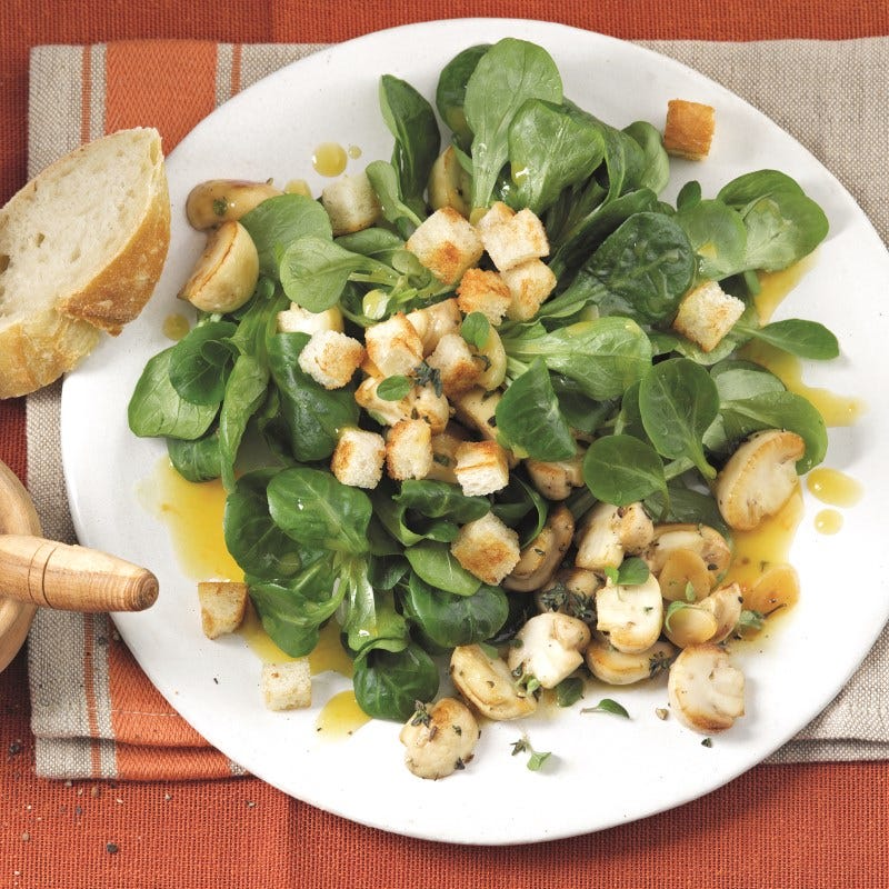 Foto van Veldsla met knoflookchampignons door WW