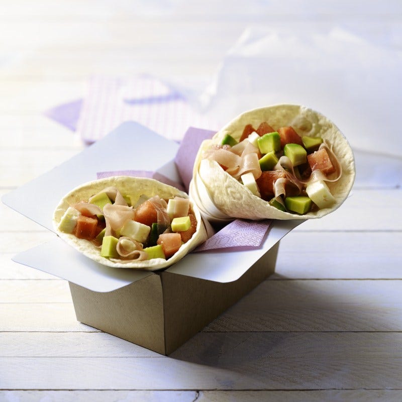 Foto van Wrap met watermeloen, avocado en Italiaanse ham door WW