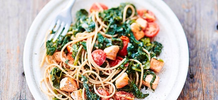 Pasta met spinazie en zalm