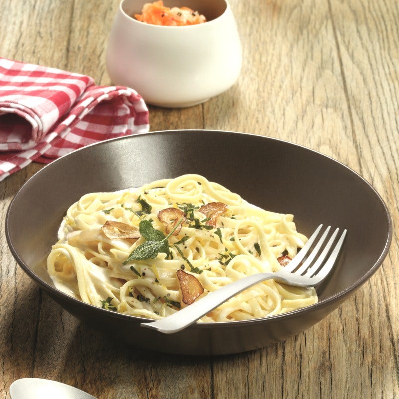 Foto van Linguine met knoflook-saliesaus door WW