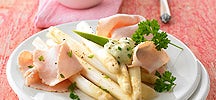 Asperges met avocadosaus