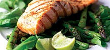 Gegrilde zalm met aspergesalade