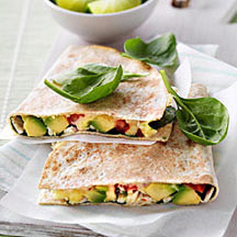 Foto van Tortilla met geroosterde kip, avocado en kaas door WW