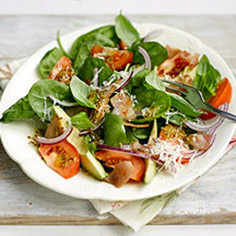 Foto van Spinaziesalade met avocado en knapperige bacon door WW