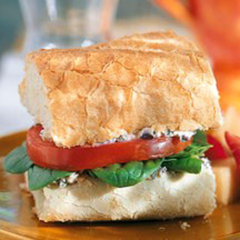 Foto van Stokbrood met olijven, basilicum en feta door WW