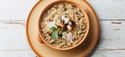 Risotto met wilde paddenstoelen en walnoten