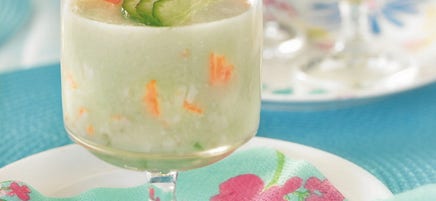 Concombre à la gelée de coco et surimi