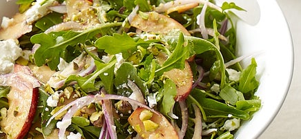 Salade de roquette au chèvre et aux pêches