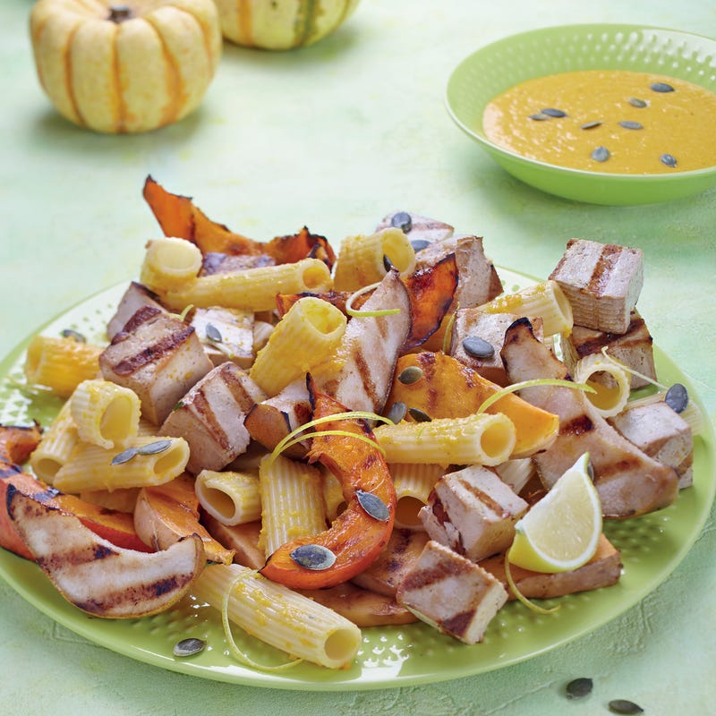 Pâtes au tofu, poires et courges grillées