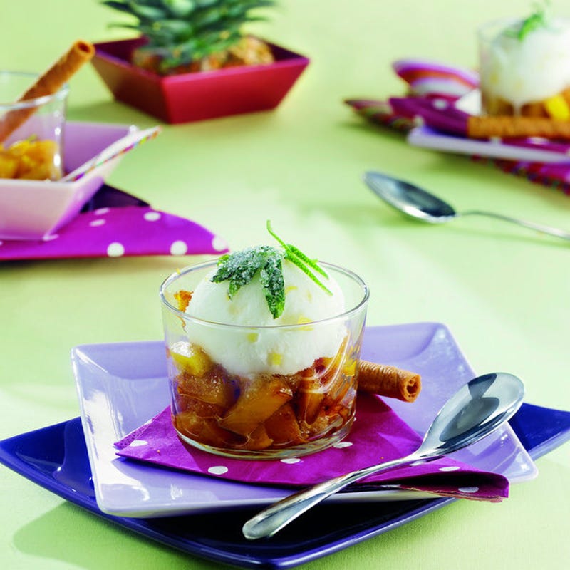 Photo de/du Sorbet au citron vert, cubes d'ananas rôtis, sauce au thé par WW