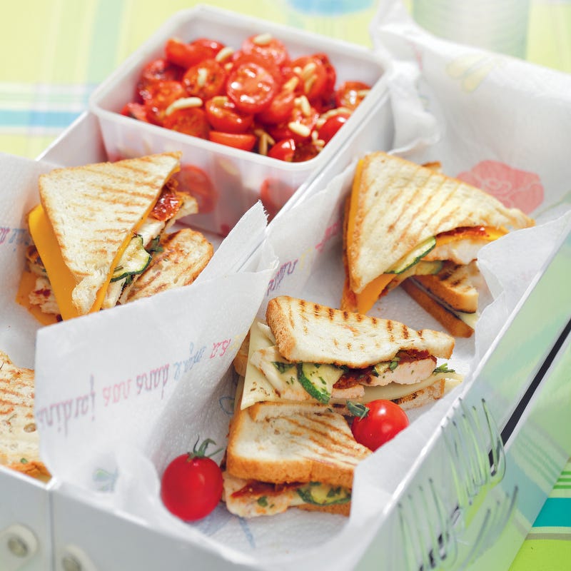 Photo de/du Club sandwich de dinde, tomates cerise, pignons par WW