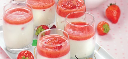 Panacotta au miel et coulis de fraises