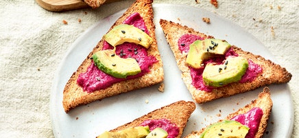 Toasts betterave - avocat