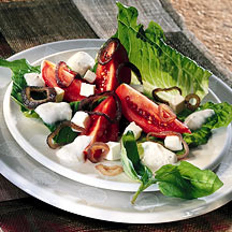 Salade romaine aux anneaux d'oignon rôti