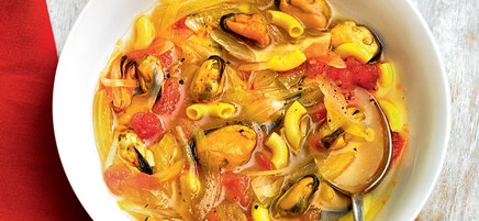 Soupe de moules aux coquillettes