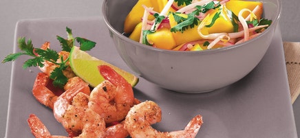 Crevettes poivrées et mangue fraîche