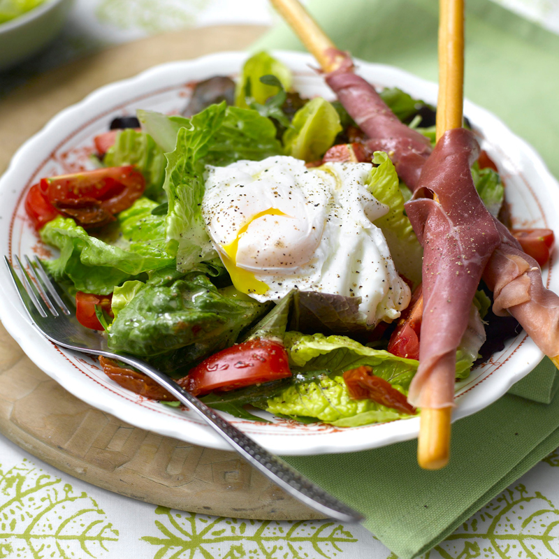 Photo de/du Salade, oeuf poché et grissini au jambon cru par WW