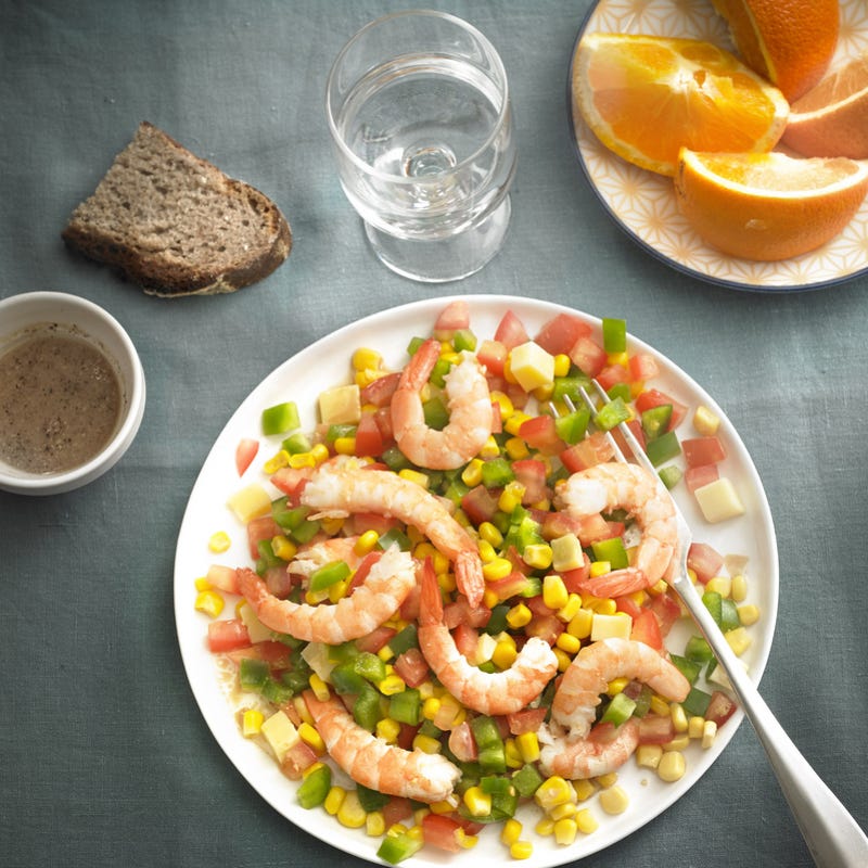 Salade composée maïs et crevettes, fruit
