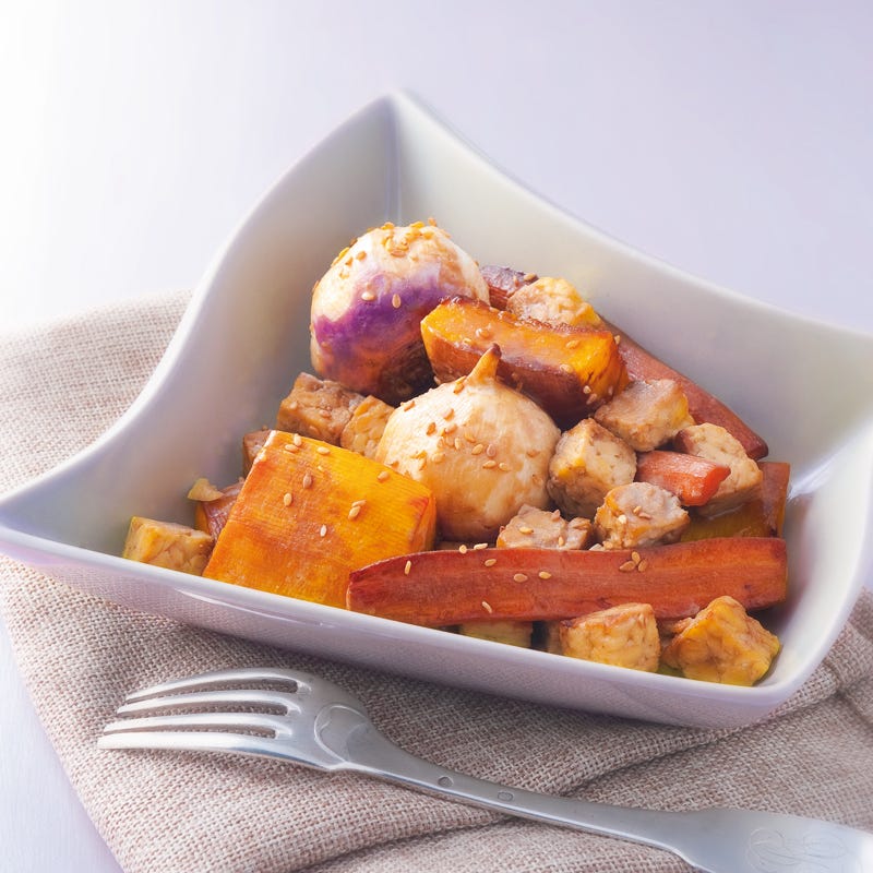 Photo de/du Salade tiède de légumes rôtis et tempeh par WW